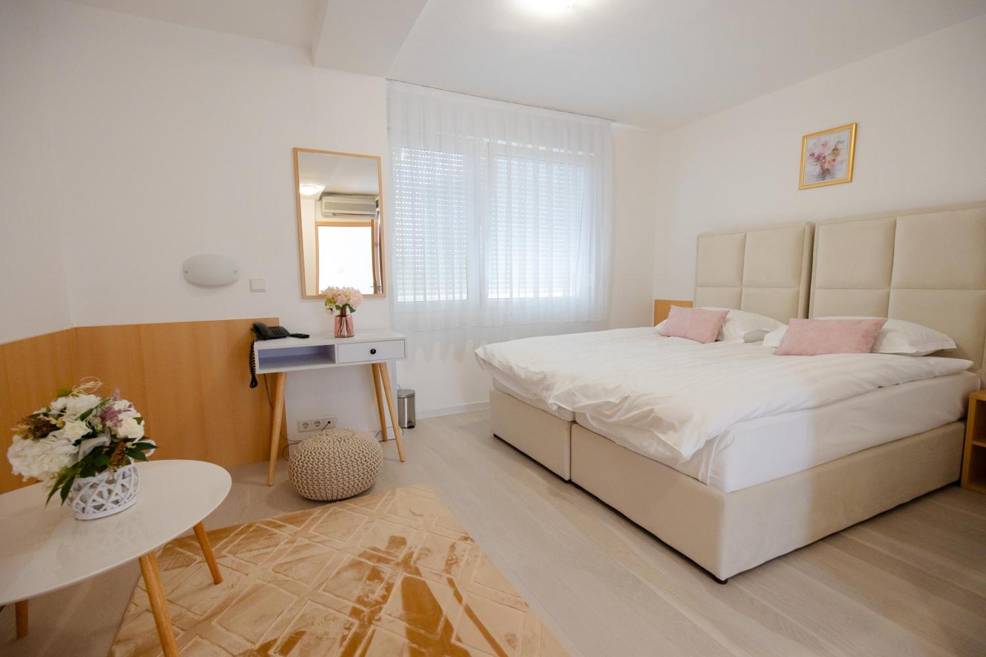 Hotel Panonija Sisak Buitenkant foto