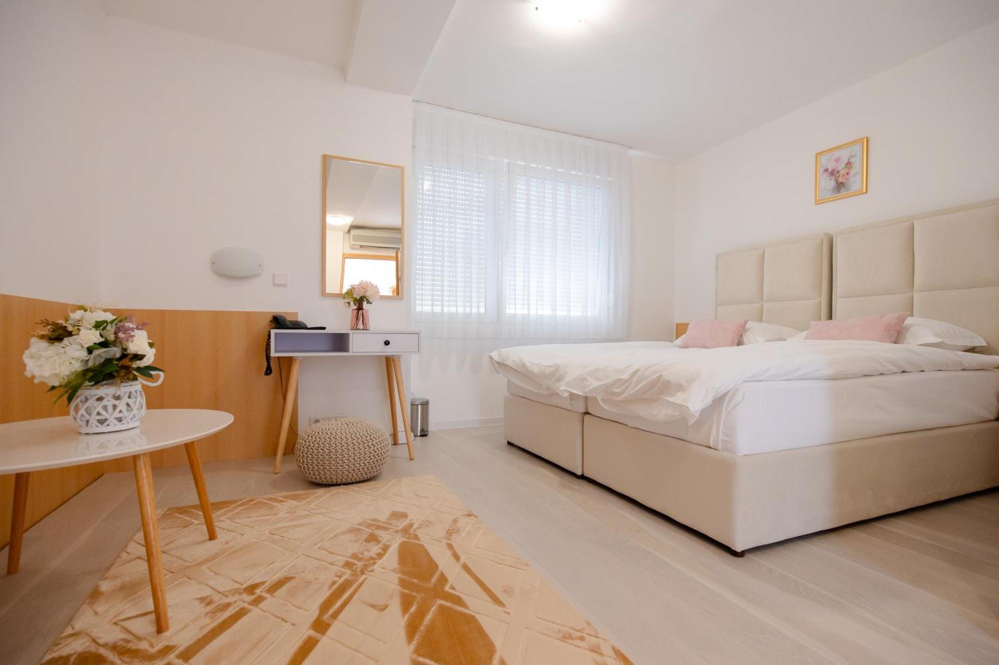 Hotel Panonija Sisak Buitenkant foto