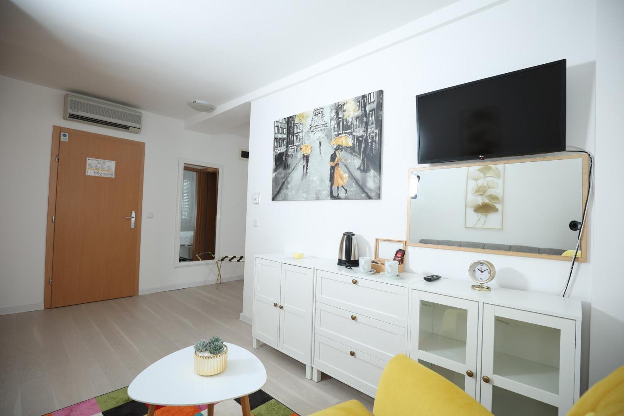 Hotel Panonija Sisak Buitenkant foto
