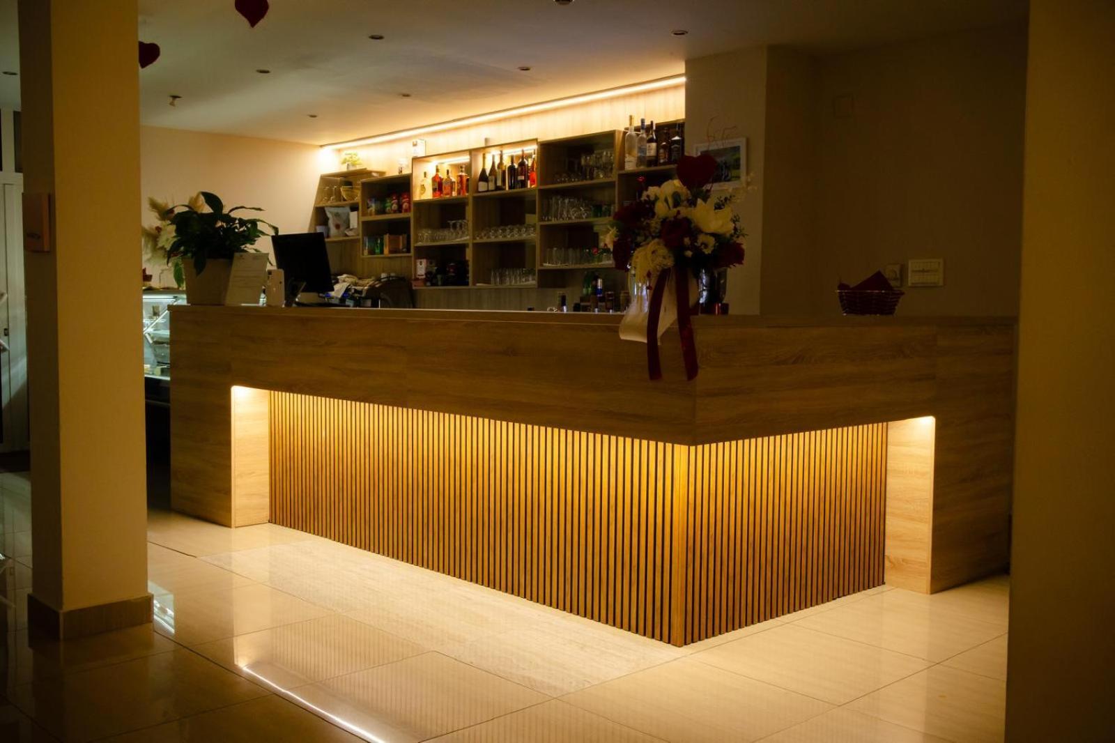 Hotel Panonija Sisak Buitenkant foto